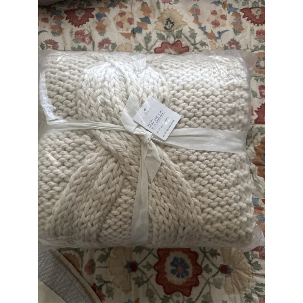 Pottery Barn Alpine Mega Cable Sherpa Back Throw 50 x 60